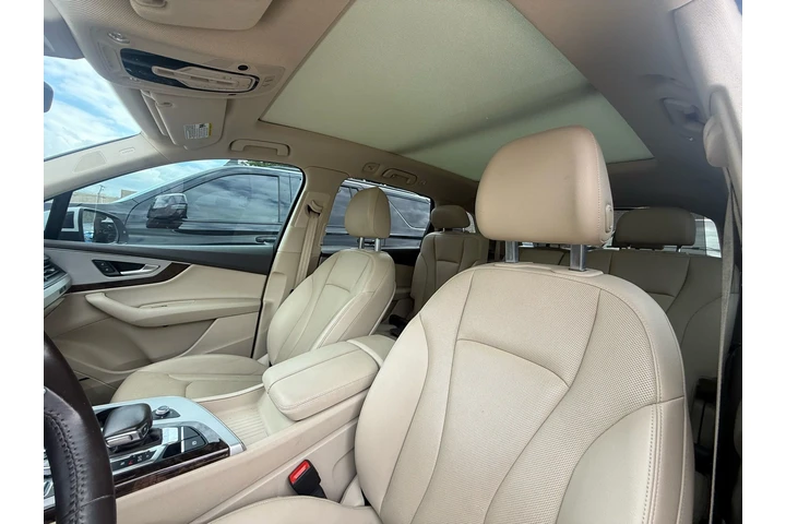 $17990 : 2019 Q7 45 Premium image 10