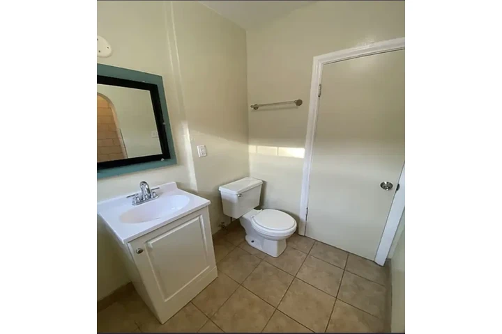 $1000 : remodelada de dos habitaciones image 3