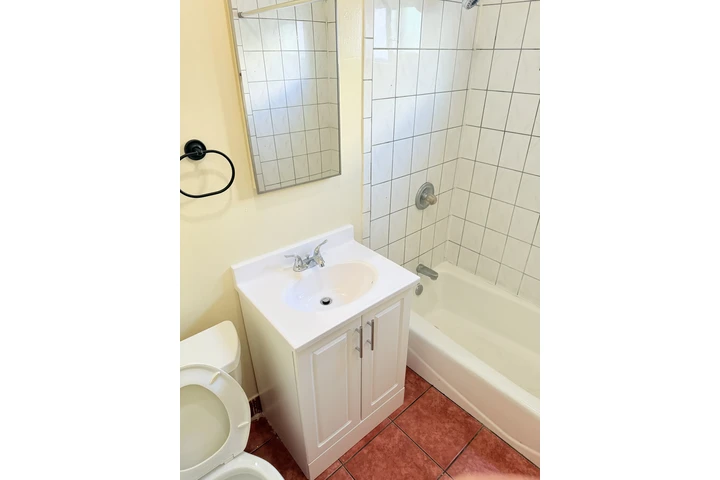 $2000 : Mónica Gonzalez image 7