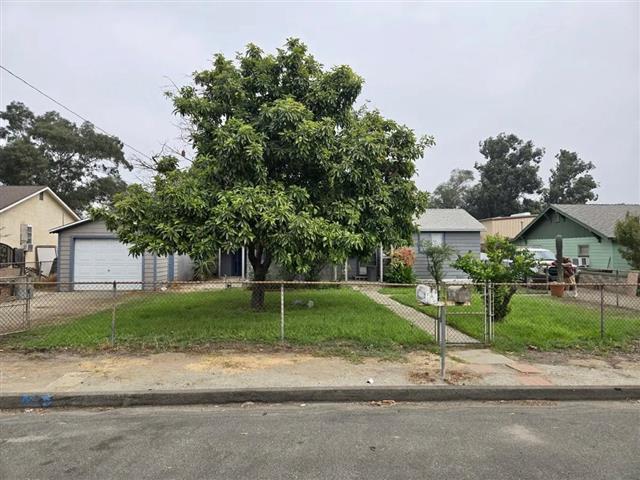 $1100 : Fontana 2 Bed - 1 Bathroom image 2