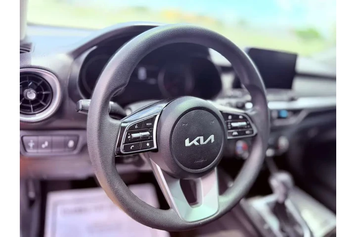 $10995 : KIA FORTE image 4