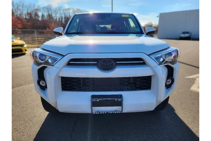 $36999 : Toyota 4Runner 2022 4x4 SR5 image 2