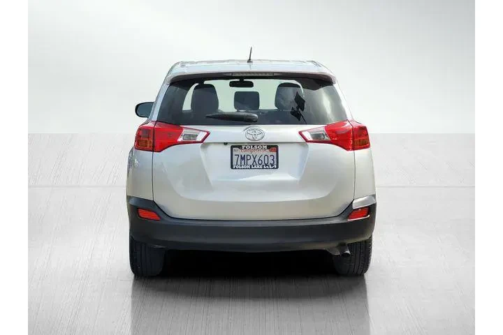 $14185 : Toyota RAV4 2015 LE 4dr SUV image 5