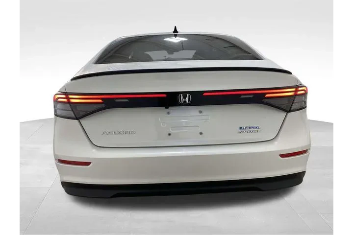 $27585 : Honda Accord Hybrid 2024 Spo image 3