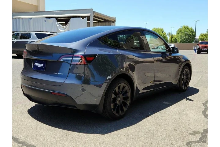 $33998 : Tesla Model Y 2023 AWD Long image 5