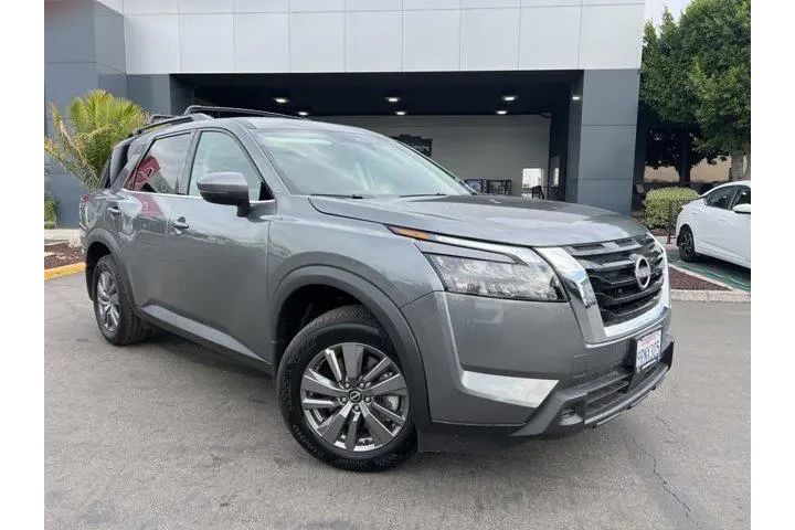 $32981 : Nissan Pathfinder 2025 SV 4d image 1