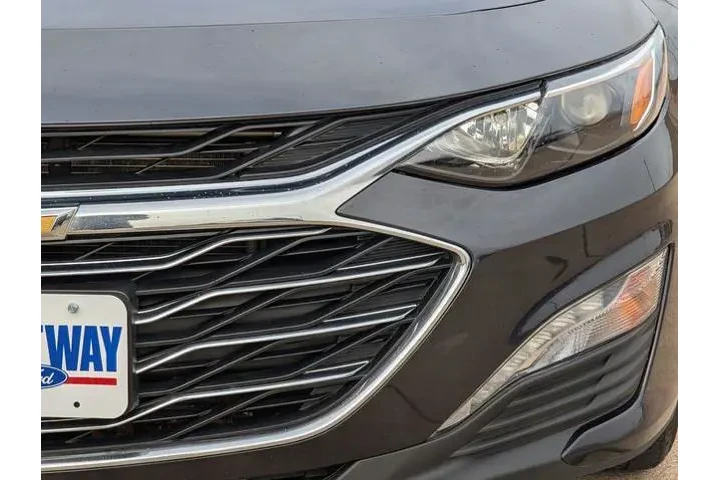 $15994 : Chevrolet Malibu 2023 LT 4dr image 9