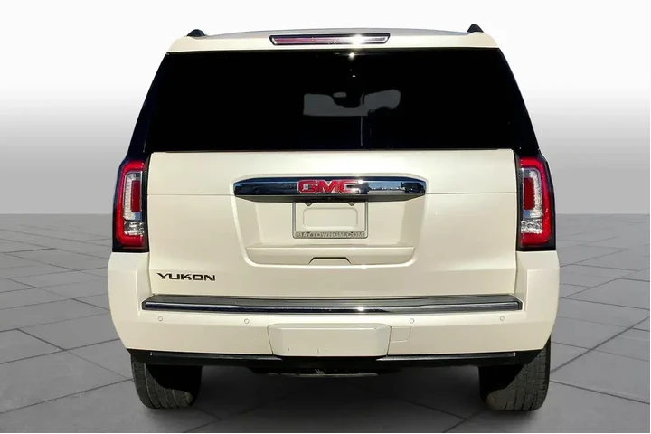 $19999 : GMC Yukon 2015 4x2 Denali 4d image 4