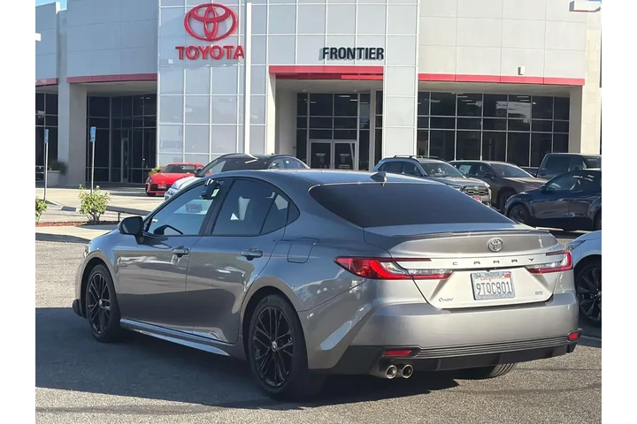$32980 : Toyota Camry 2025 SE 4dr Sed image 5