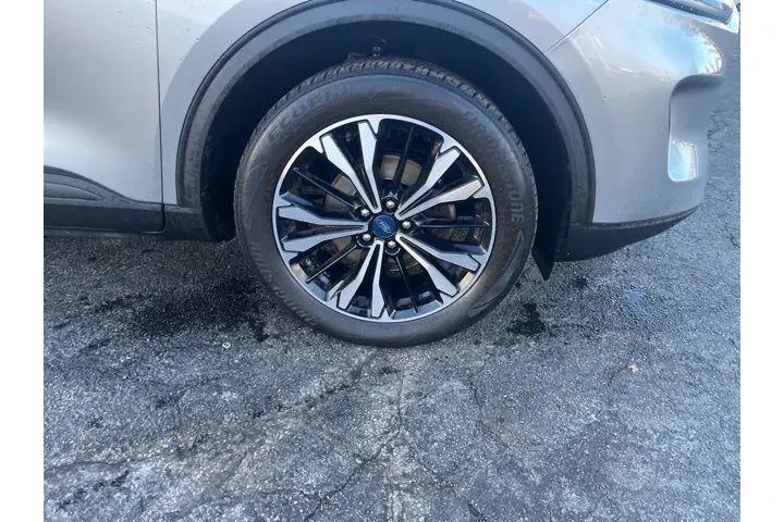 $20995 : Ford Escape 2021 AWD SE 4dr image 2