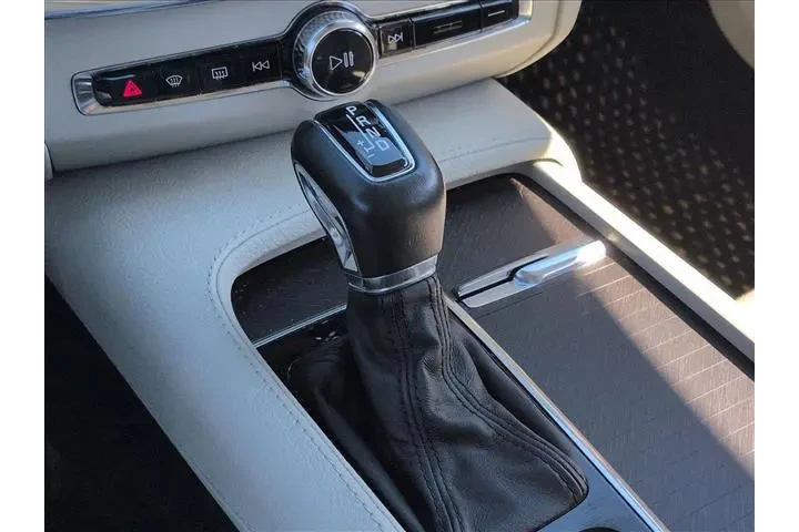 $24992 : Volvo V90 Cross Country 2017 image 10