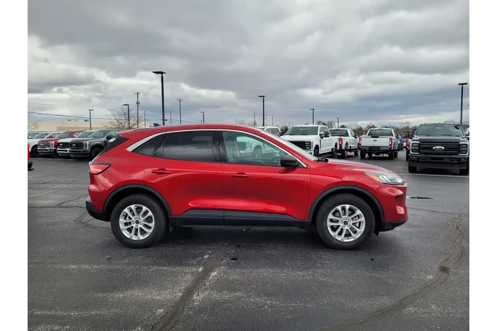 $22994 : Ford Escape 2022 AWD SE 4dr image 2