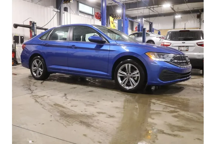 $17777 : Volkswagen Jetta 2024 SE 4dr image 2