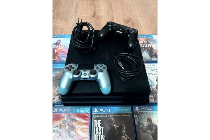 $240 : PlayStation 4 image 3