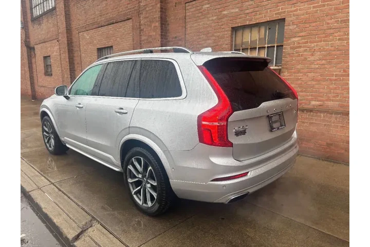 $19000 : 2017 XC90 T6 Momentum image 3