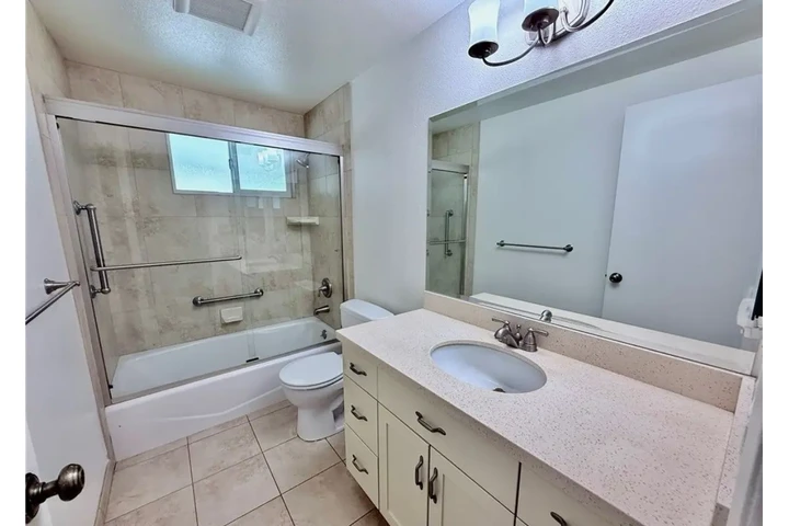 $2500 : Newly Remolded 3Bed2Bath in LA image 6