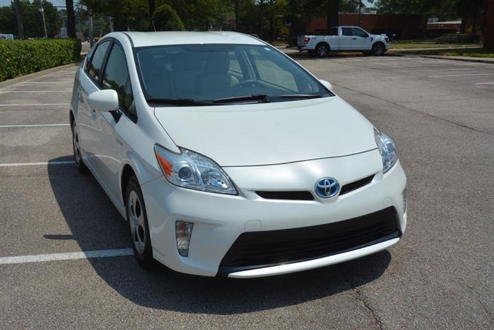 2013 Prius Four image 4