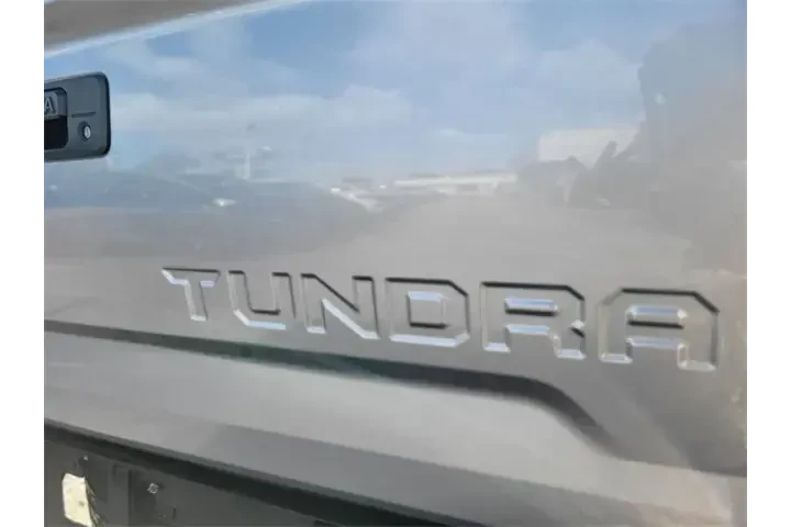 $34591 : Toyota Tundra 2020 4x4 SR5 4 image 5