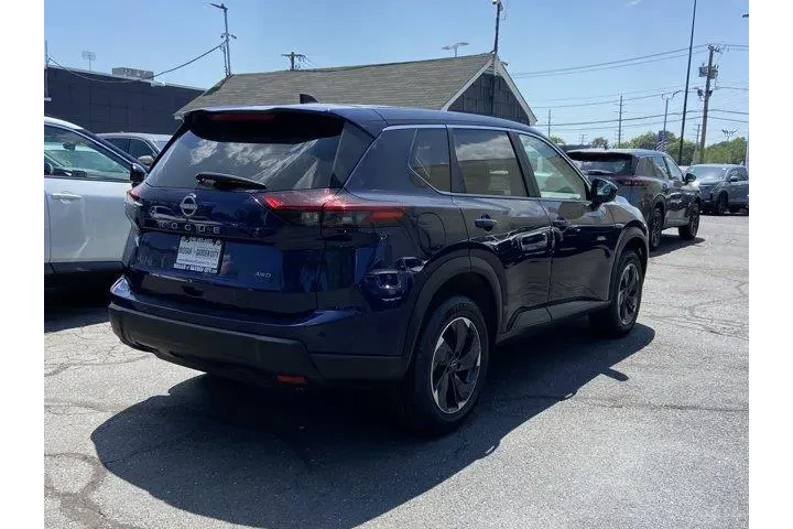 $19487 : Nissan Rogue 2025 AWD SV 4dr image 4