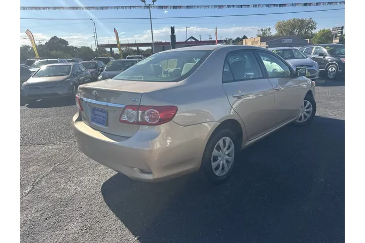 2011 Corolla LE image 6