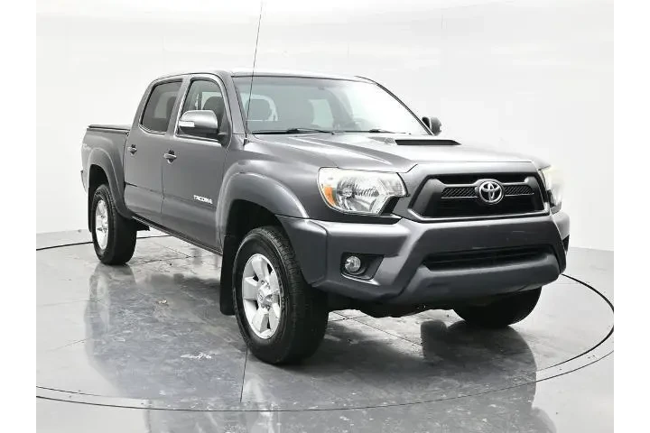 $23400 : Toyota Tacoma 2015 4x4 V6 4d image 3