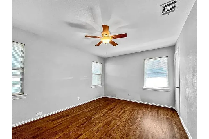 $980 : fully renovated charmer home image 5