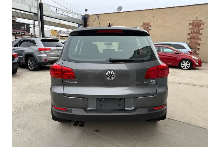 $7946 : 2015 Tiguan S 4Motion image 4
