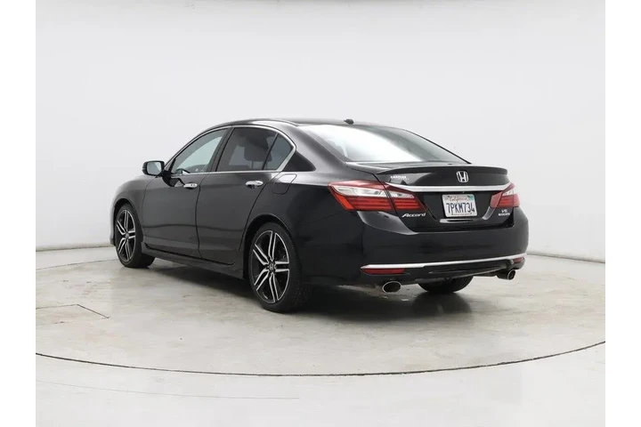 $18998 : Honda Accord 2016 Touring 4d image 2