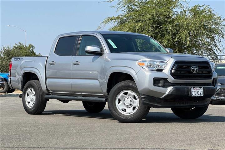 $28200 : Tacoma SR image 2