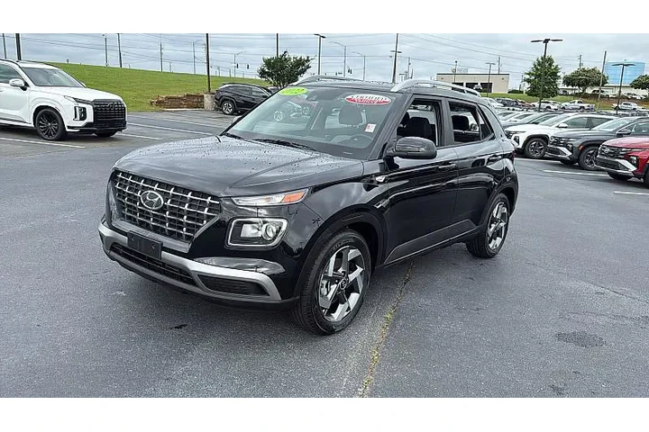 $19880 : Hyundai VENUE 2022 SEL 4dr C image 3