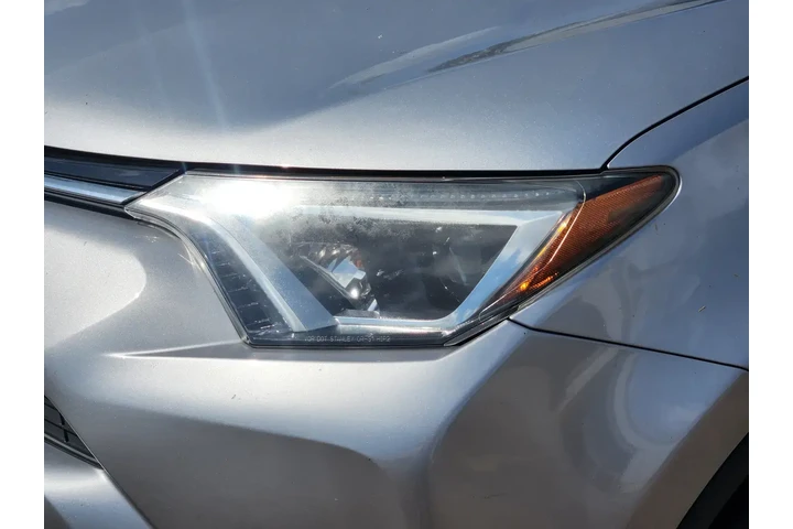 Toyota RAV4 2017 LE 4dr SUV image 6