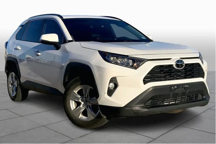 $23985 : Toyota RAV4 2021 XLE 4dr SUV image 3