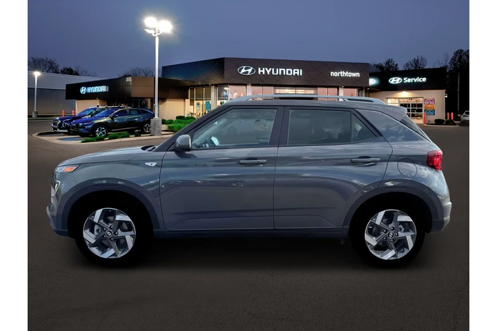 $23602 : Hyundai VENUE 2026 SEL 4dr C image 3