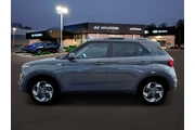 $23602 : Hyundai VENUE 2026 SEL 4dr C thumbnail