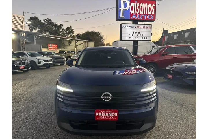 2025 Kicks SV 4WD image 2