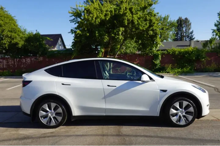 $23979 : 2020 Model Y Long Range image 9