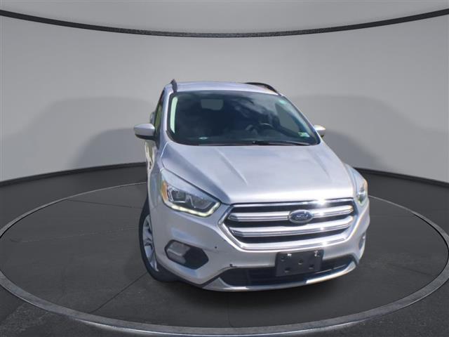 $12000 : PRE-OWNED 2017 FORD ESCAPE SE image 3