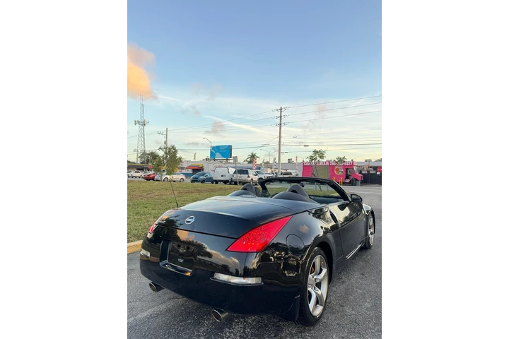 $11000 : Nissan 350z Convertible image 2