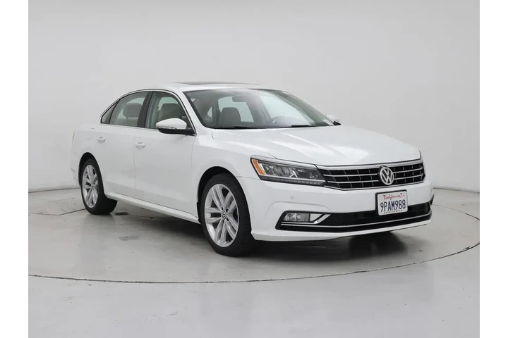 $15998 : Volkswagen Passat 2018 2.0T image 1