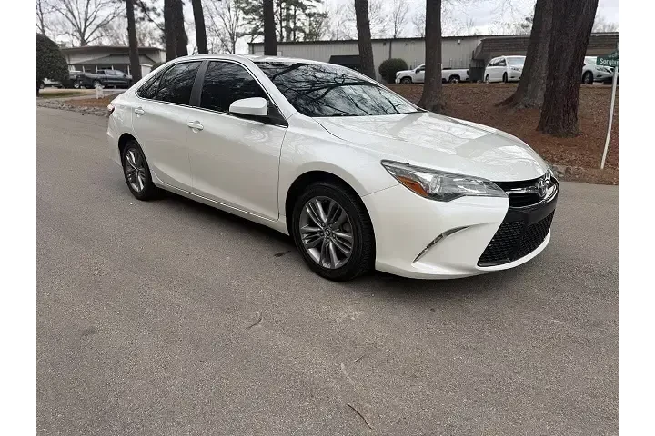 $5500 : 2015 Toyota Camry SE image 2