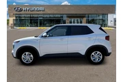 $20995 : Hyundai VENUE 2026 SE 4dr Cr thumbnail