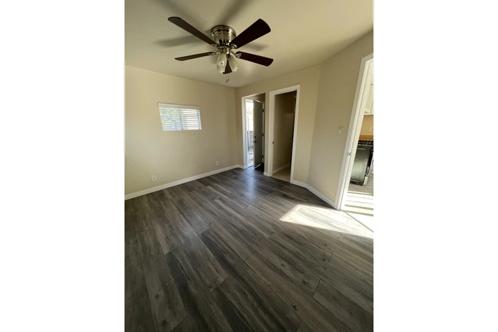 $1900 : CASITA DE 1 RECAMARA 1 BAÑO image 4