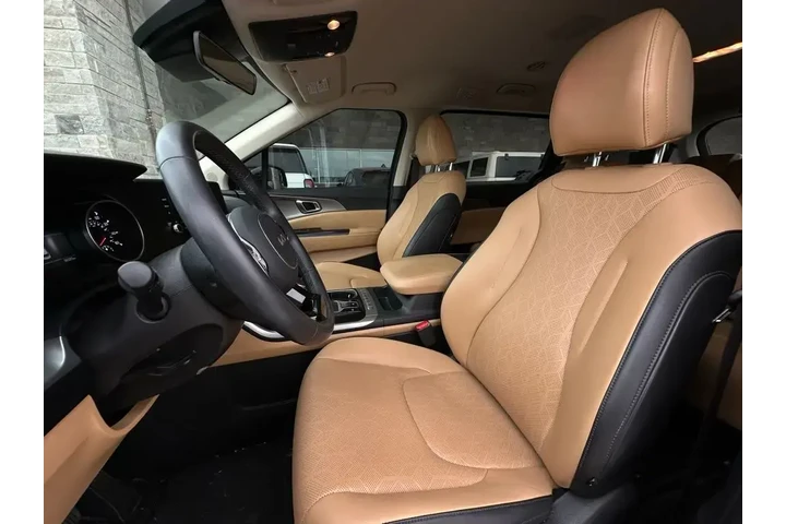 $32250 : Kia Carnival 2024 LX 4dr Min image 5