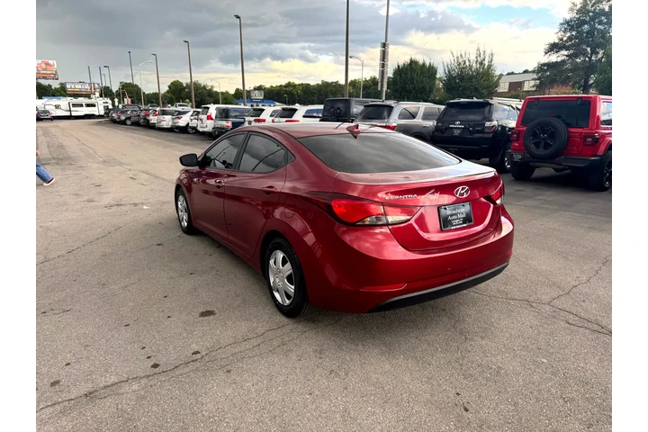 $7980 : 2016 Elantra 4dr Sdn Auto SE image 4