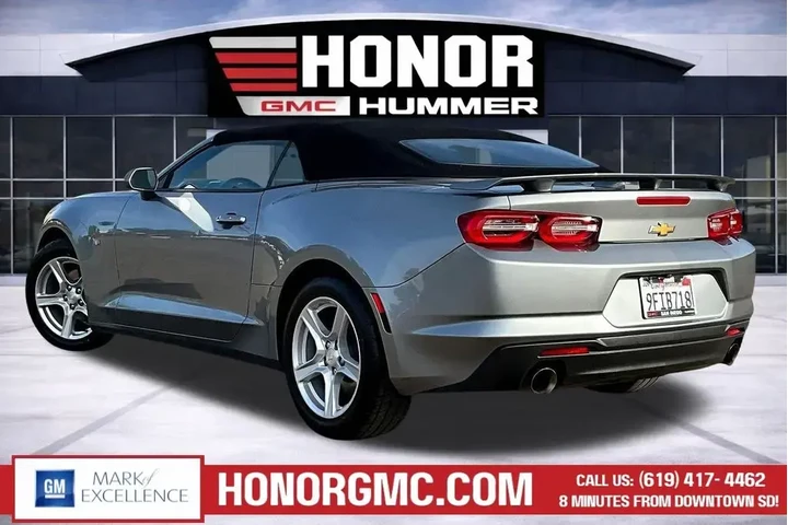 $24488 : Chevrolet Camaro 2023 LT 2dr image 4