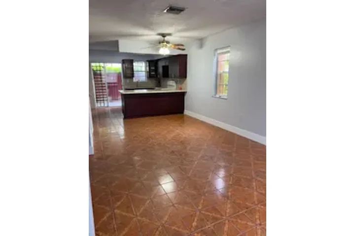 $2 : Se renta town house image 7