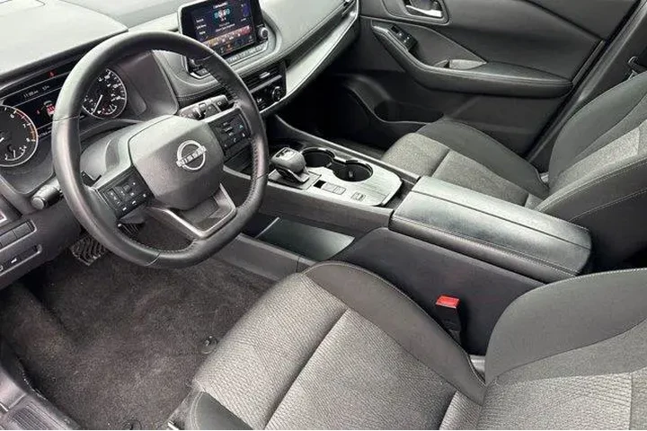 $19835 : Nissan Rogue 2025 SV 4dr Cro image 5