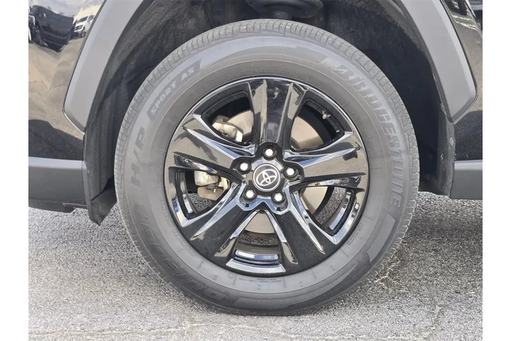 $22791 : Toyota RAV4 2021 AWD XLE 4dr image 9