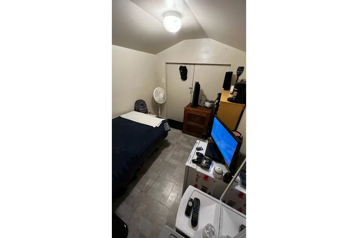 $750 : CUARTO PEQUEÑO/PRIVADO image 3
