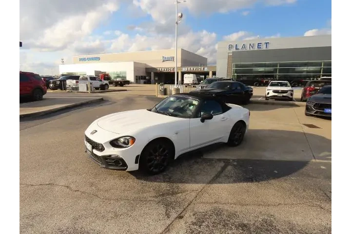 $13999 : FIAT 124 Spider 2017 Lusso 2 image 2